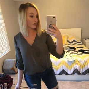 Meet your Posher, Leigha